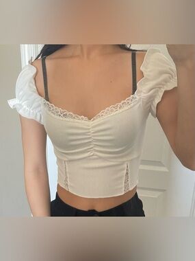 White Lace-Trim Puff Sleeve Crop Top